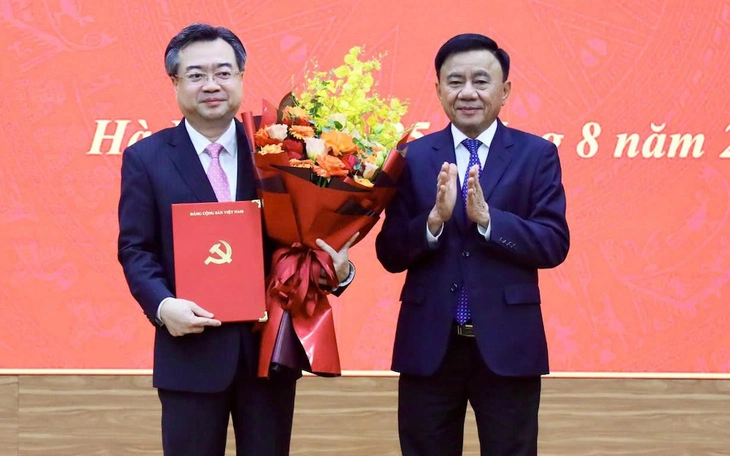 Bộ Chính trị chuẩn y ông Lê Văn Thành làm Phó chủ nhiệm Ủy ban Kiểm tra Trung ương - Ảnh 2.