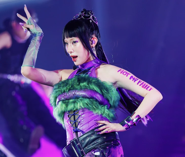 Em xinh say hi xin lỗi Mỹ Mỹ và ê kíp - Ảnh 3. Em xinh say hi - Ảnh 3.