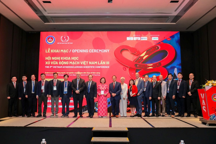 Thúc đẩy chuyển đổi thực hành lâm sàng trong điều trị xơ vữa động mạch - Ảnh 1.