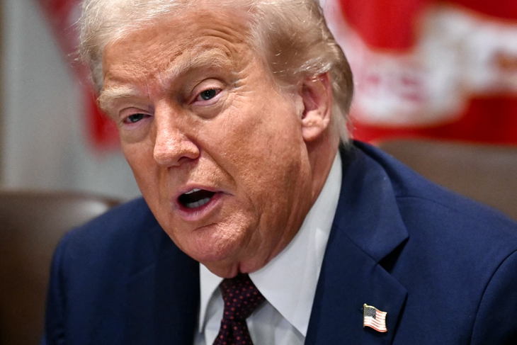 Tin tức thế giới 27-8: Ông Trump nói về 'chiến tranh kinh tế' với Nga; Ông Zelensky chọn nơi hội đàm - Ảnh 1.