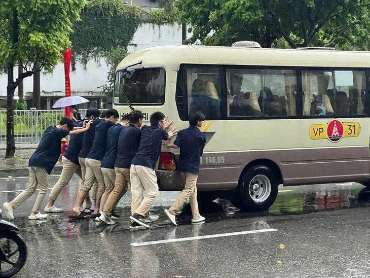 đi học - Ảnh 1.