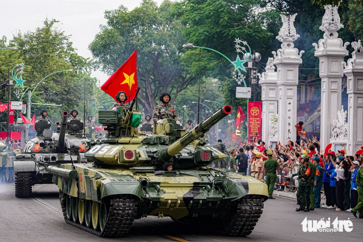 diễu binh - Ảnh 1.