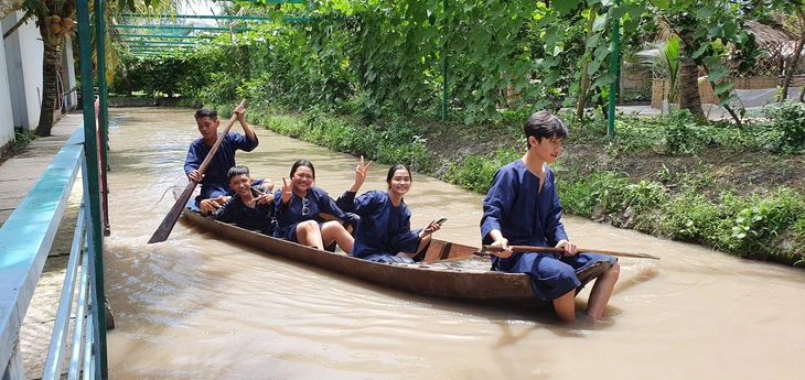 du lịch - Ảnh 2.