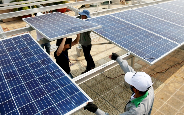 EVN đề xuất lắp điện mặt trời mái nhà không thông báo bị phạt, quy trình thủ tục có đang phức tạp? - Ảnh 2.