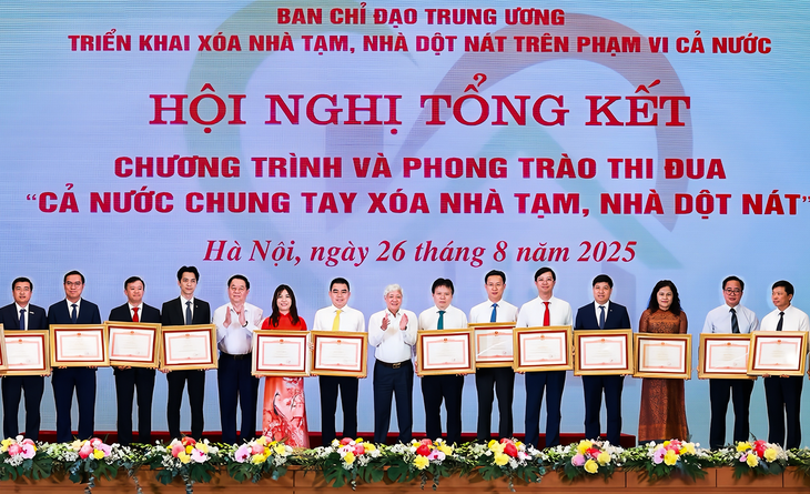 HDBank chung tay đóng góp xóa 2.600 căn nhà tạm - Ảnh 1.