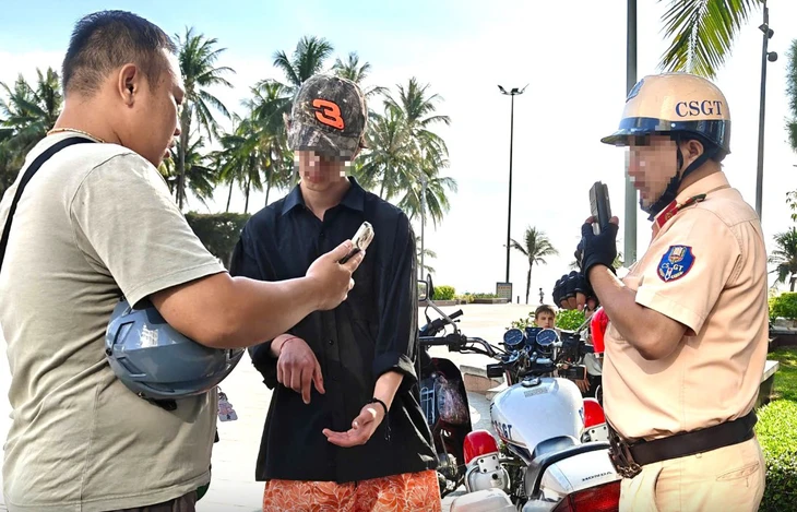 Khởi tố thanh niên người Nga say xỉn đấm vào miệng cảnh sát giao thông tại Nha Trang- Ảnh 2.