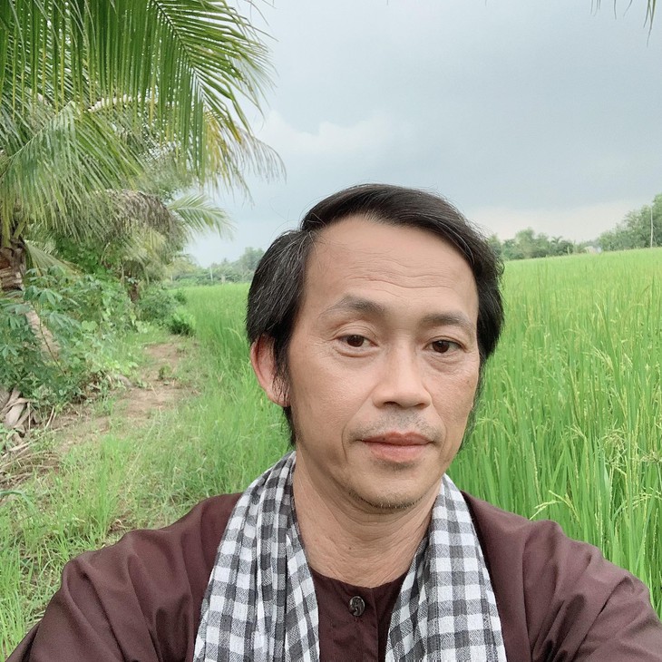 Hoài Linh: 'Ngoài cá khô, mắm tôi còn tập ăn rau' - Ảnh 2.