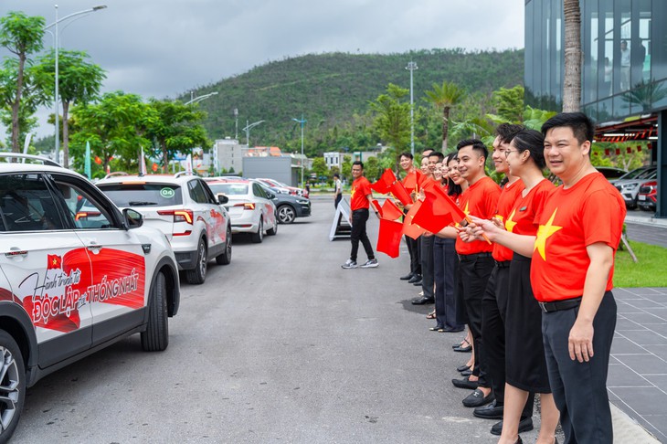 Đoàn xe Skoda 'vượt bão' tới Hà Nội, kết thúc gần 2.500km từ Độc Lập tới Thống Nhất với nhiều cung bậc cảm xúc- Ảnh 1. Skoda - Ảnh 2.