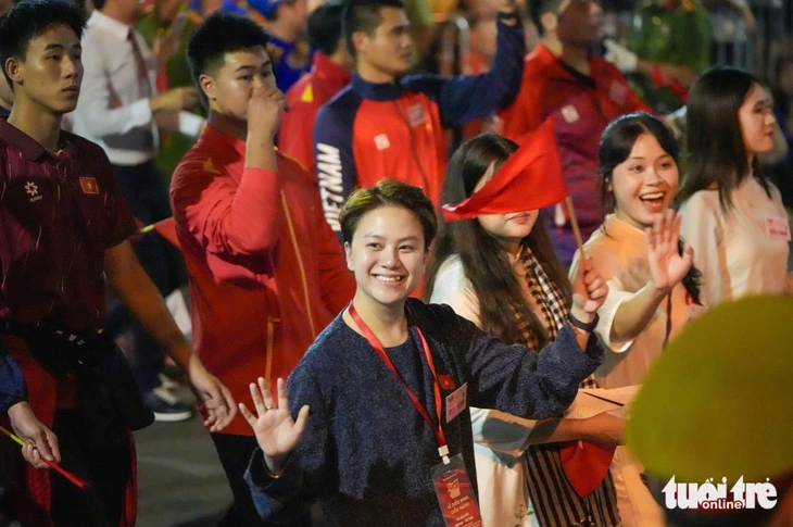 Tiểu đội trưởng Tạ, Cường trong phim Mưa đỏ cùng Đen Vâu, Hoàng Thùy Linh sơ duyệt diễu hành 2-9 - Ảnh 8. sơ duyệt - Ảnh 8.