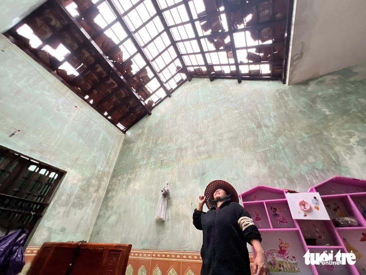 25.000 nhà dân tốc mái sau bão số 5, Thủ tướng yêu cầu không để khan hiếm hàng, tăng giá gạch ngói - Ảnh 2.