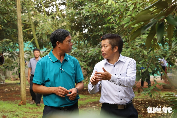 Nâng tầm thương hiệu nông sản, sầu riêng trên nền tảng số- Ảnh 4. Nữ bí thư xã livestream bán sầu riêng trên mạng, mở hướng đi cho nông sản - Ảnh 3.