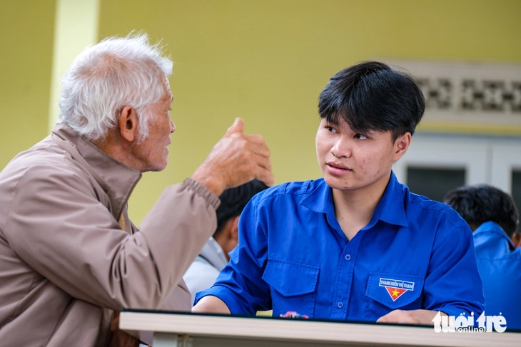 Đứa trẻ lêu lổng, ám ảnh vì bạo lực gia đình nay vào đại học - Ảnh 1.