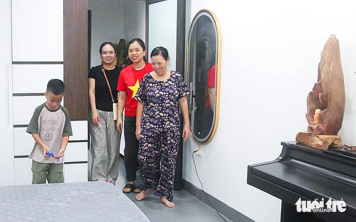 Ấm lòng nhà ở miễn phí, bữa cơm 0 đồng cho người dân xem diễu binh, diễu hành ở Hà Nội - Ảnh 1. Ấm lòng nhà ở miễn phí, bữa cơm 0 đồng cho người dân xem diễu binh, diễu hành ở Hà Nội - Ảnh 1.