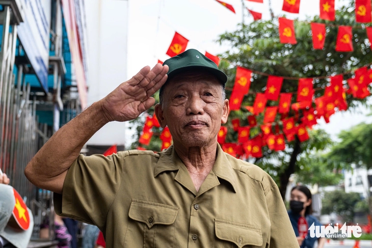 Cựu binh 81 tuổi: Thay mặt đồng đội đã hy sinh, tôi đi xem diễu binh 2-9, ngắm đất nước giàu đẹp - Ảnh 1.