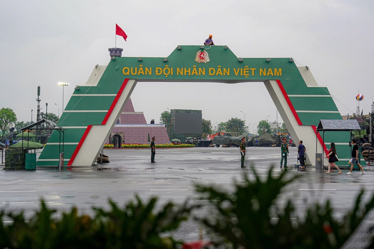 Đến Triển lãm Thành tựu đất nước, nhìn lại chặng đường lịch sử vẻ vang của dân tộc - Ảnh 5. Triển lãm Thành tựu đất nước - Ảnh 5.