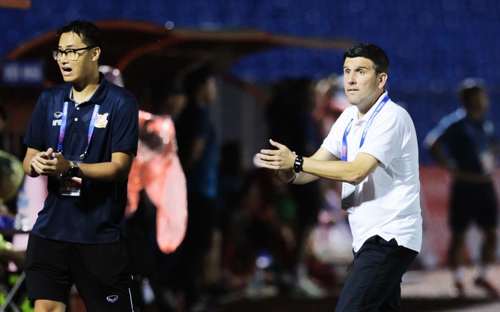 Hoàng Đức chưa ghi bàn, Ninh Bình đã lên đỉnh V-League - Ảnh 2.