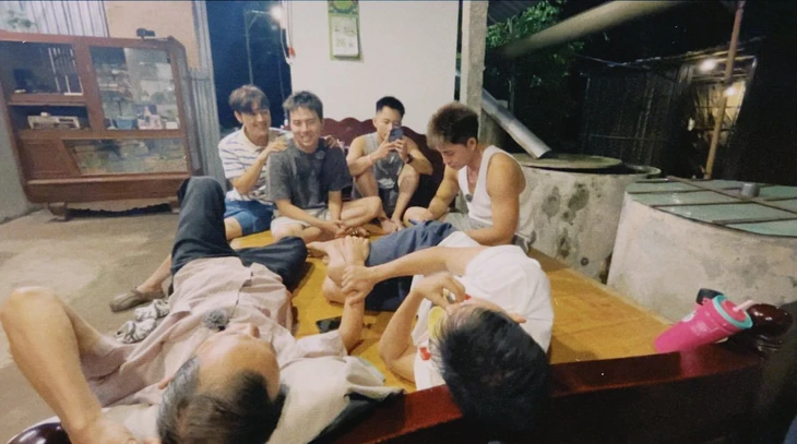 Gia đình Haha chơi game show mà cứ tưởng là người nhà - Ảnh 1.