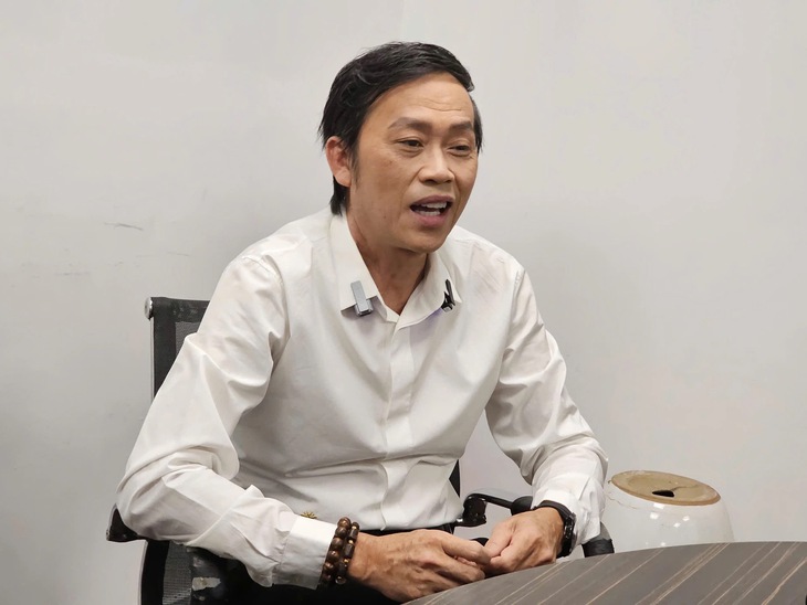 Hoài Linh: 'Ngoài cá khô, mắm tôi còn tập ăn rau' - Ảnh 1.