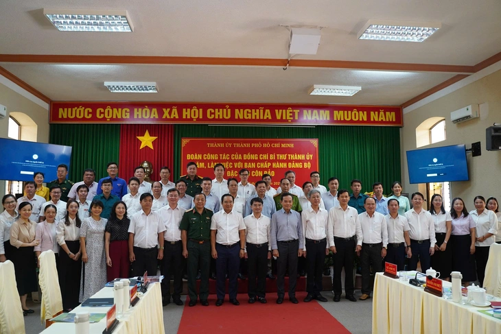 Bí thư Trần Lưu Quang: Côn Đảo cần quan tâm đến tài chính xanh, tín chỉ carbon, taxi điện - Ảnh 3.