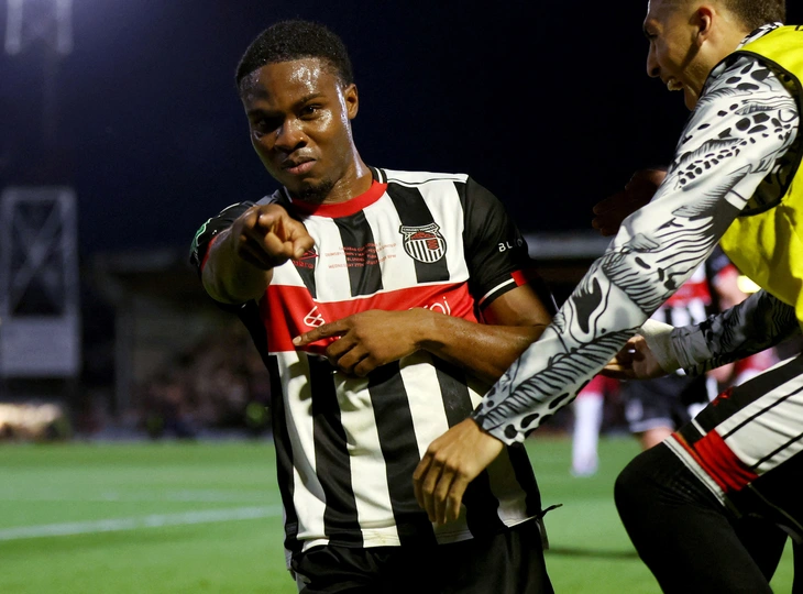 Grimsby Town - Ảnh 1.