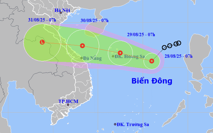 Áp thấp nhiệt đới trên Biển Đông có khả năng mạnh lên thành bão - Ảnh 3.