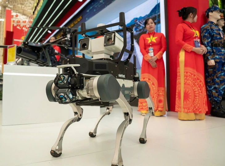 Robot - Ảnh 1.