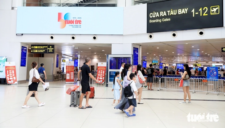 Logo kỷ niệm 50 năm thành lập báo Tuổi Trẻ có mặt ở các tòa nhà tại Hà Nội, TP.HCM, Đà Nẵng - Ảnh 13. báo Tuổi Trẻ - Ảnh 12.