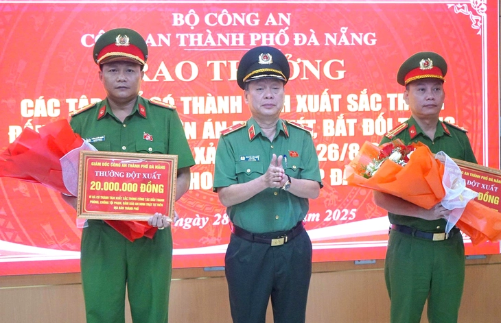 Cảnh sát kể quá trình truy bắt người nước ngoài cướp tiệm vàng ở Đà Nẵng - Ảnh 1.