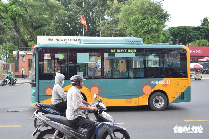 4 tuyến buýt cho học sinh, sinh viên TP.HCM đổi lộ trình: Sinh viên hài lòng, người dân nói tiện - Ảnh 5.