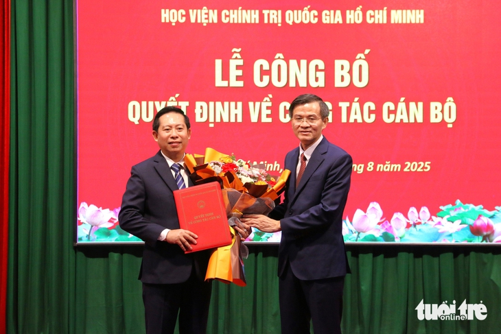 PGS.TS Nguyễn Tấn Vinh làm giám đốc Học viện Chính trị khu vực II - Ảnh 1.