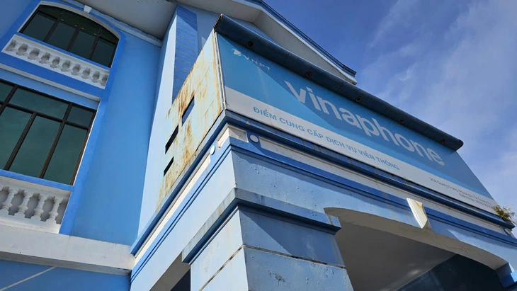 Nhân viên Vinaphone cấp eSIM sai quy trình, tài khoản ngân hàng khách hàng liên tục bị trừ tiền - Ảnh 2.