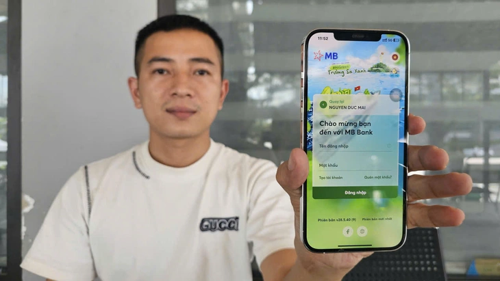 Nhân viên Vinaphone cấp eSIM sai quy trình, tài khoản ngân hàng khách hàng liên tục bị trừ tiền - Ảnh 1.