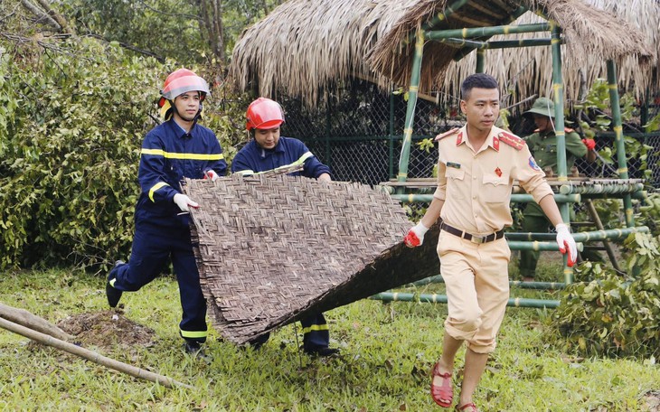 Nghệ An cấm biển trước bão Nongfa - Ảnh 4.