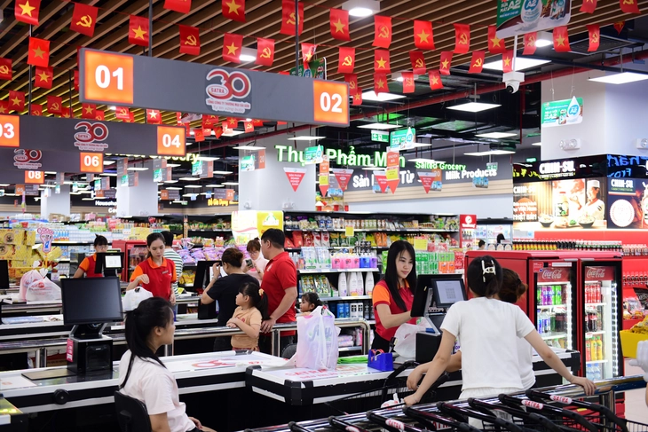 Hệ thống bán lẻ SATRA tung 'đại tiệc khuyến mãi' mừng Quốc khánh 2-9 - Ảnh 1.