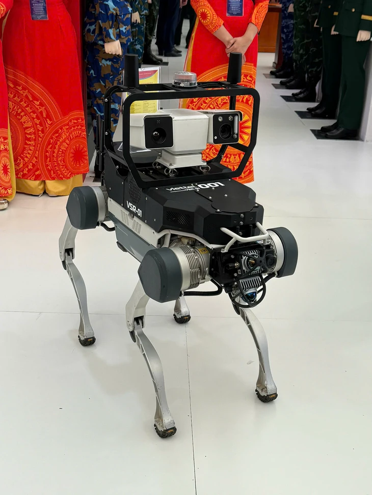 Robot - Ảnh 2.