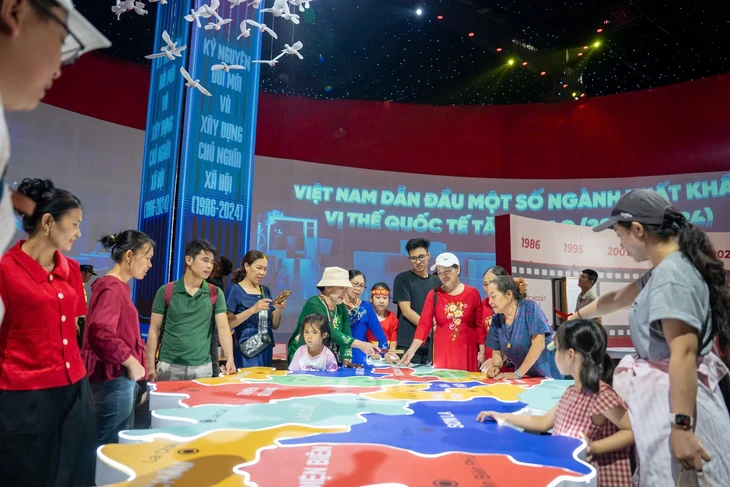 Tổng Bí thư, Thủ tướng dự khai mạc triển lãm thành tựu đất nước 80 năm - Ảnh 8.
