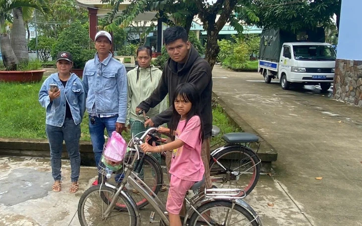 Công an giúp người phụ nữ đi lạc 500km hơn 2 tháng đoàn tụ gia đình - Ảnh 3.