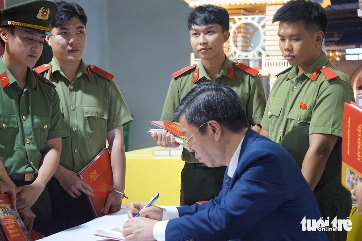 Những quyết sách lịch sử của Đảng qua các kỳ đại hội Đảng - Ảnh 2. Những quyết sách lịch sử - Ảnh 2.
