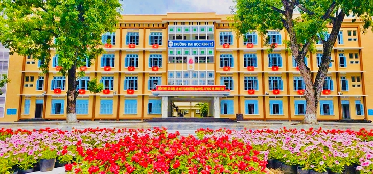 Trường Đại học Kinh tế - ĐH Đà Nẵng: 50 năm khơi nguồn tri thức - kiến tạo tương lai - Ảnh 2.