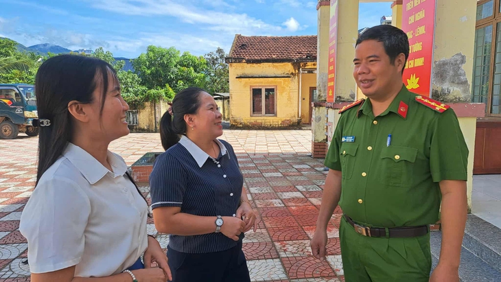 Công an Quảng Ngãi hỏa tốc triển khai phương án tặng quà cho người dân dịp Quốc khánh - Ảnh 1.
