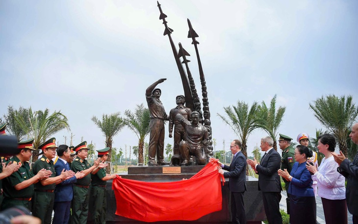 Bí thư thứ nhất, Chủ tịch nước Cuba thăm cấp Nhà nước, dự lễ kỷ niệm 80 năm Quốc khánh Việt Nam - Ảnh 2.