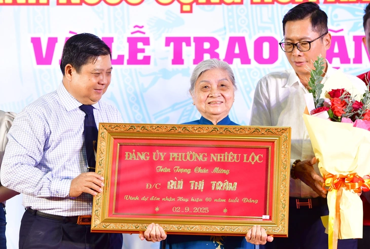 huy hiệu - Ảnh 3.