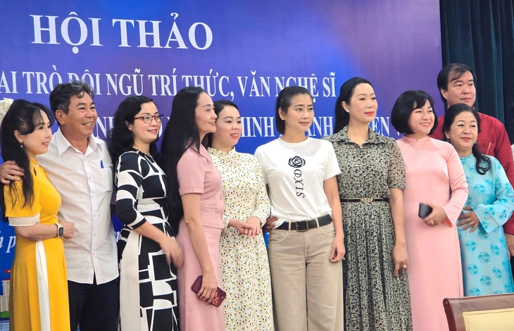 Nguyễn Văn Chung mỗi năm thu hơn 1 tỉ đồng từ bản quyền, dù giới chuyên môn chưa hoàn toàn khen ngợi - Ảnh 3. Nguyễn Văn Chung - Ảnh 2.