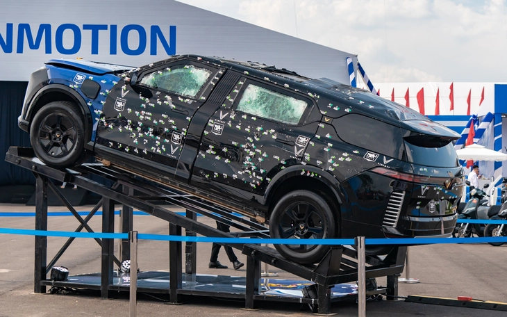 Lạc Hồng 900 LX nhận cọc với giá dự kiến từ 5 tỉ đồng, bản chống đạn có thể ngang xe Rolls-Royce - Ảnh 9.