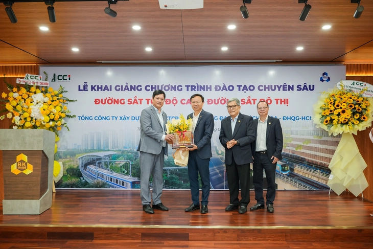 Trường ĐH Bách khoa TP.HCM và CC1 mở khóa chuyên sâu về đường sắt tốc độ cao - Ảnh 1.
