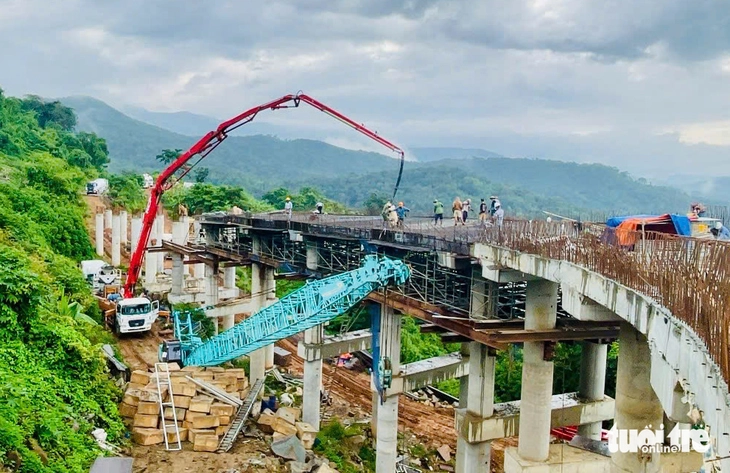 Quốc lộ 28B nối biển và hoa của Lâm Đồng có kịp hoàn thành tiến độ?- Ảnh 2. Quốc lộ 28B nối biển và hoa của Lâm Đồng có kịp hoàn thành tiến độ?- Ảnh 2.