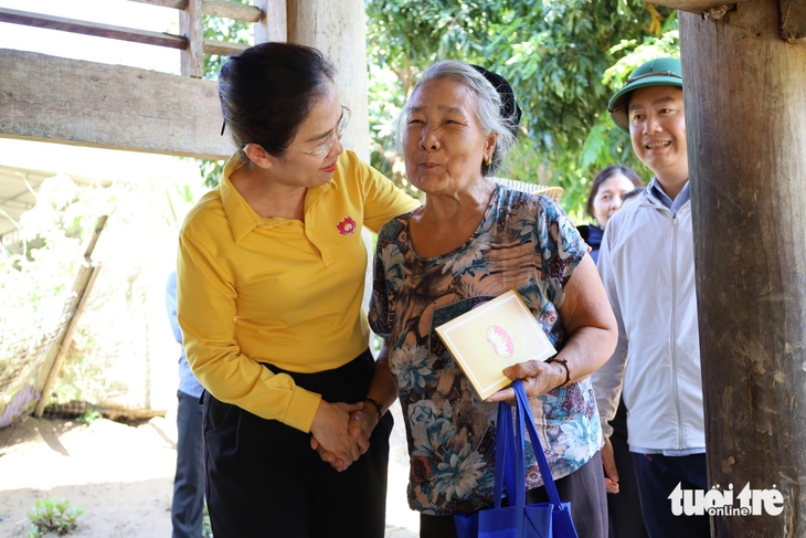 Phó thủ tướng Hồ Đức Phớc: Không để người dân vùng lũ đứt bữa, thiếu chỗ ở - Ảnh 3.