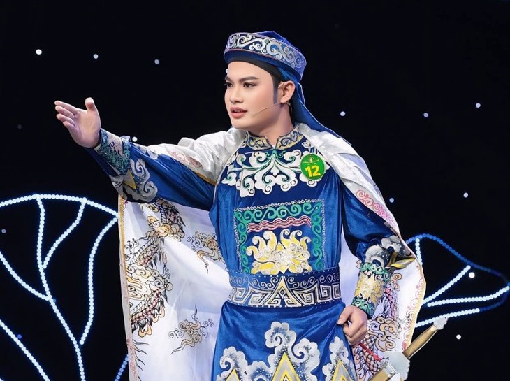 Giám khảo thích thú với cô bé 19 tuổi vòng tuyển chọn Chuông vàng vọng cổ - Ảnh 3. Chuông vàng vọng cổ - Ảnh 3.