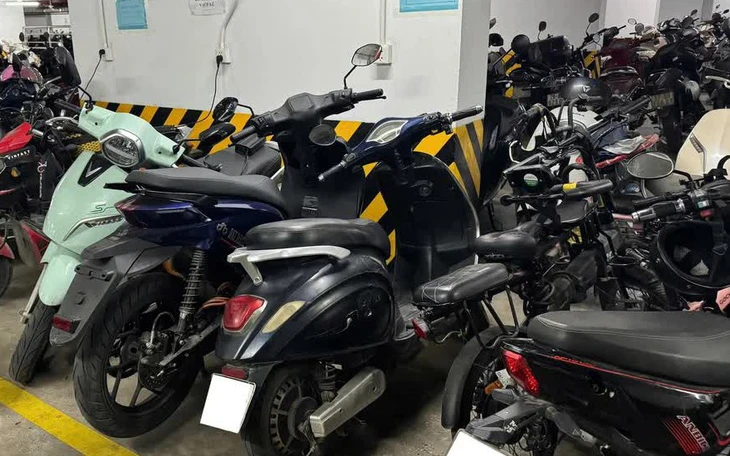 Phường Cửa Nam (Hà Nội) bác tin sẽ là địa phương đầu tiên thí điểm cấm xe máy xăng - Ảnh 2.
