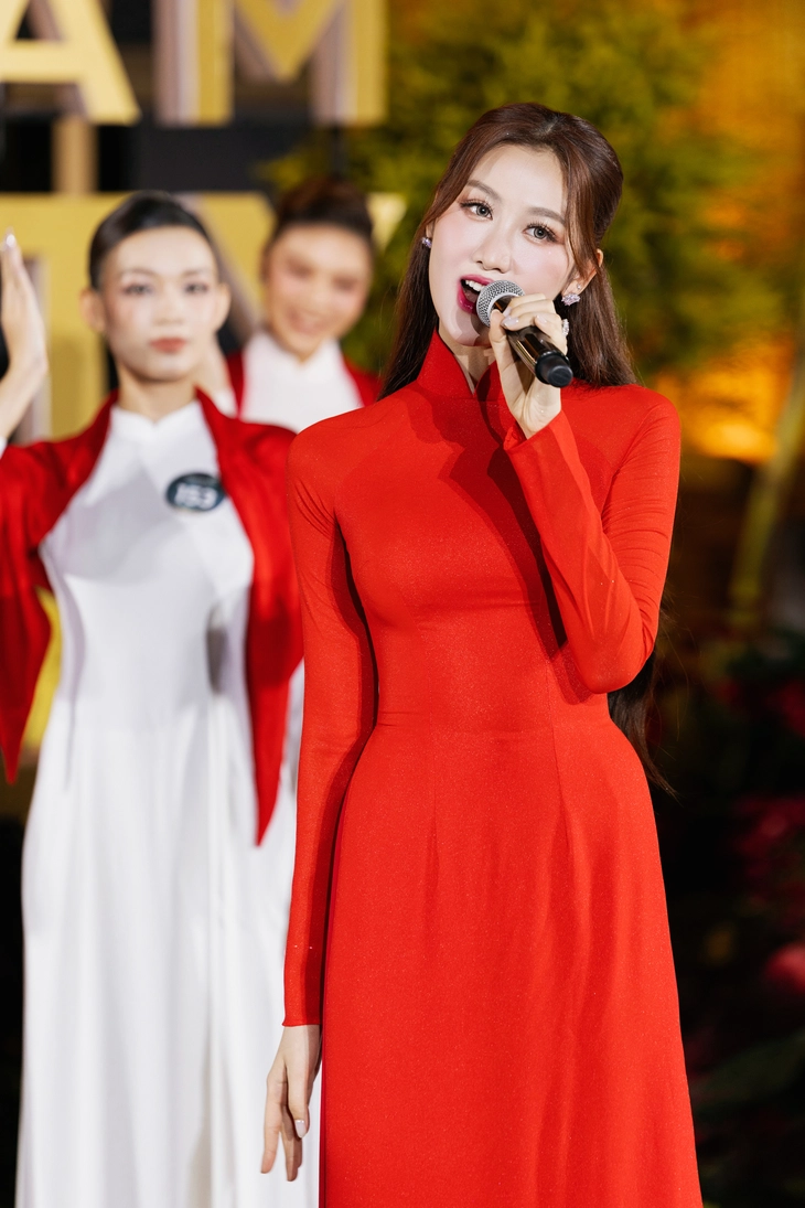 Hơn 50 hoa hậu, á hậu, người đẹp hát ‘Giai điệu tự hào’ mừng Quốc khánh 2-9 - Ảnh 3. quốc khánh 2-9 - Ảnh 3.